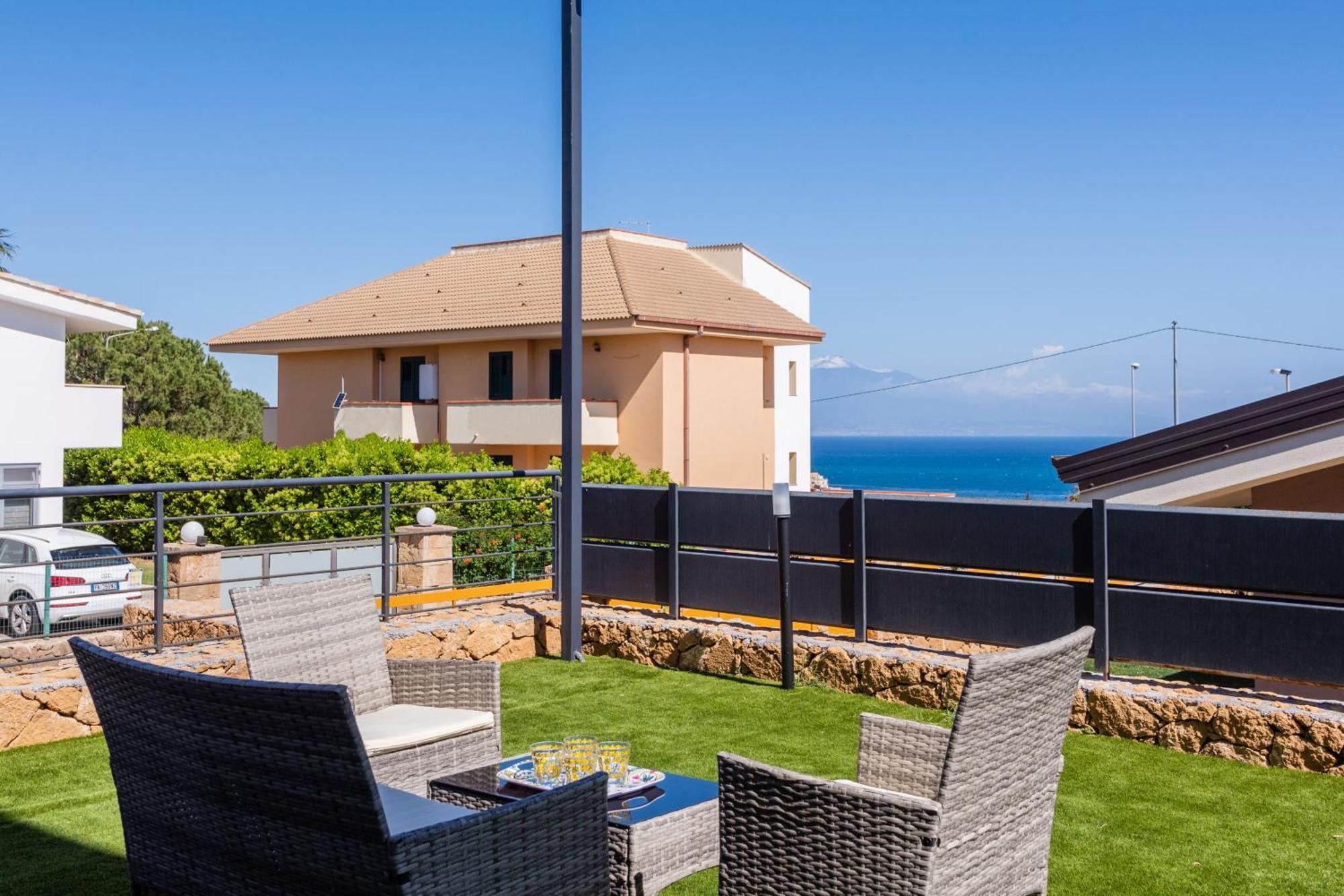 Etna Mare Apartments By Wonderful Italy Augusta Exterior foto